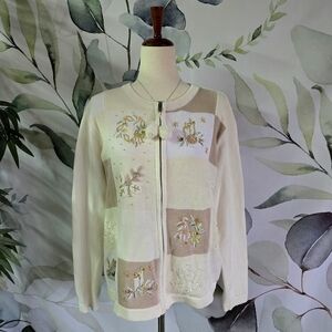 BASIC EDITIONS | Holiday Sweater in Cream, Tan, and White sz L